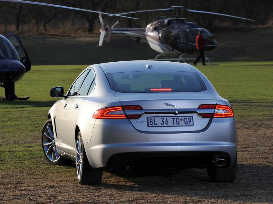  Jaguar XF 2011 года  (ZA) (фото 2 из 9)